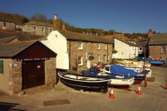 Quay-Cottage-in-winter-4-scaled